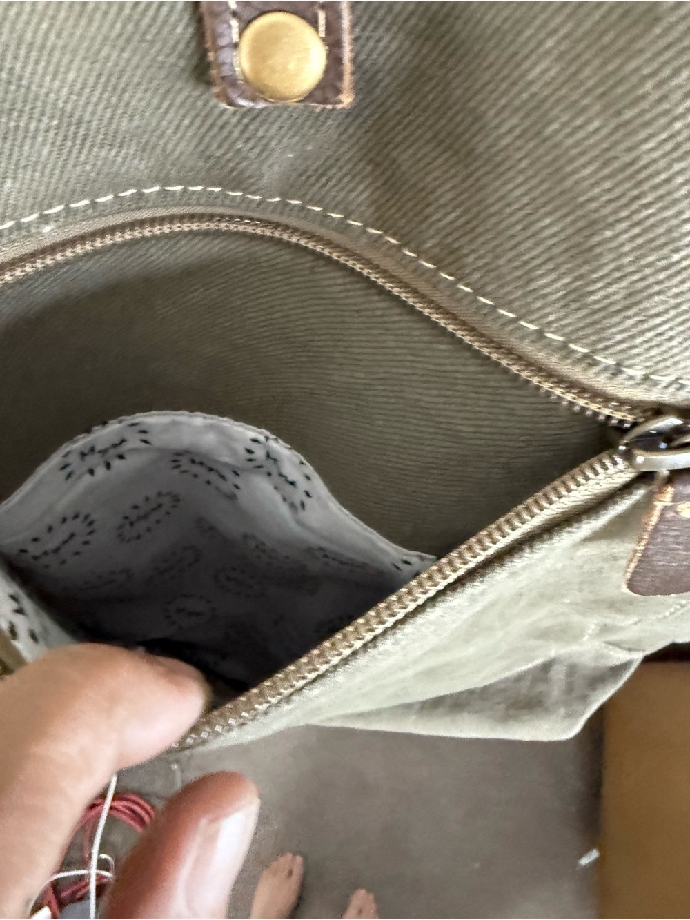 Myra woven southwest style design tote bag with leather and fur trimming. - Picture 5 of 13